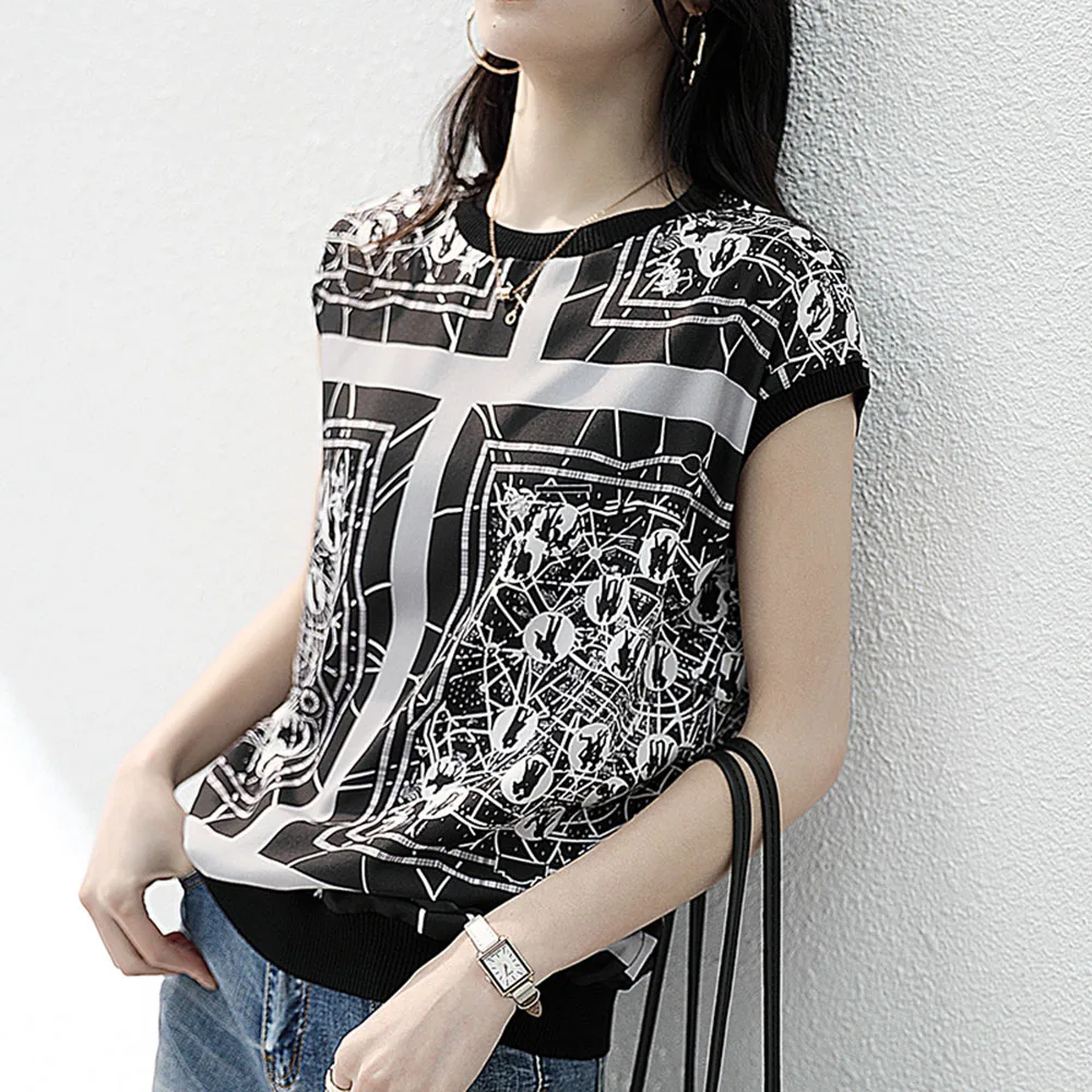 Printed Top Women's 2020 Summer New European Goods Small Shirt Thin Short sleeve Tees O Neck Printed Summer Tops Japan New Wear
Printed Top Women's 2020 Summer New European Goods Small Shirt Thin Short sleeve Tees O Neck Printed Summer Tops Japan New Wear