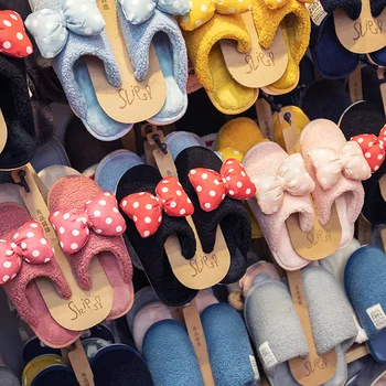 Indoor Non-slip Bow plush Home slippers Floor Soft Women's Shoes Warm Winter Fur House Shoes Ladies Cotton Slippers Flat 2019 
Indoor Non-slip Bow plush Home slippers Floor Soft Women's Shoes Warm Winter Fur House Shoes Ladies Cotton Slippers Flat 2019