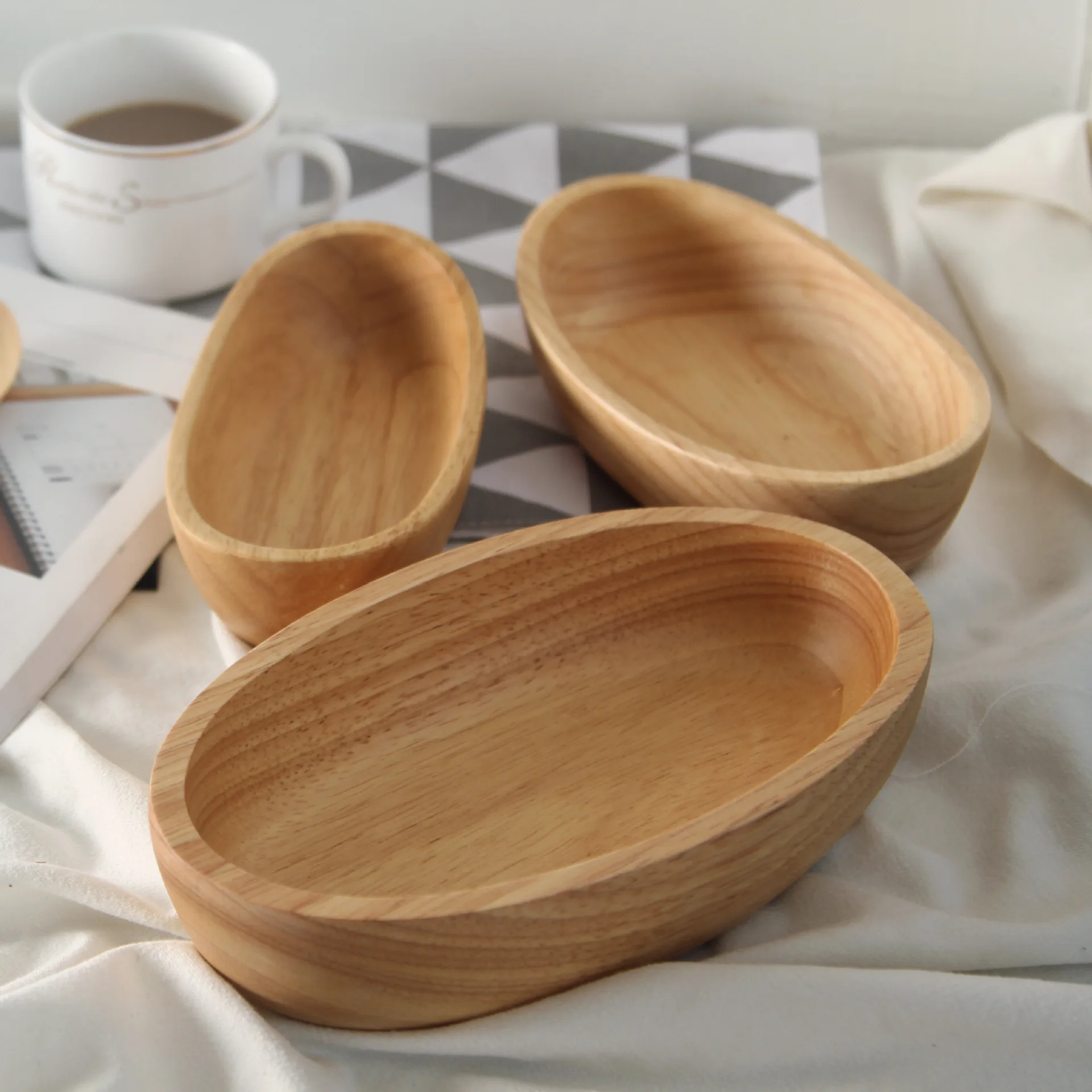 

Oak Boat-shaped Wooden Plate Oval Fruit Dessert Snack Round Wooden Plate Dinner Plate Customize Logo Wooden Tableware