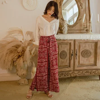 Real shot boho ethnic style high waist retro printed wide leg pants 2019 new fashion vacation beach casual trousers
Real shot boho ethnic style high waist retro printed wide leg pants 2019 new fashion vacation beach casual trousers