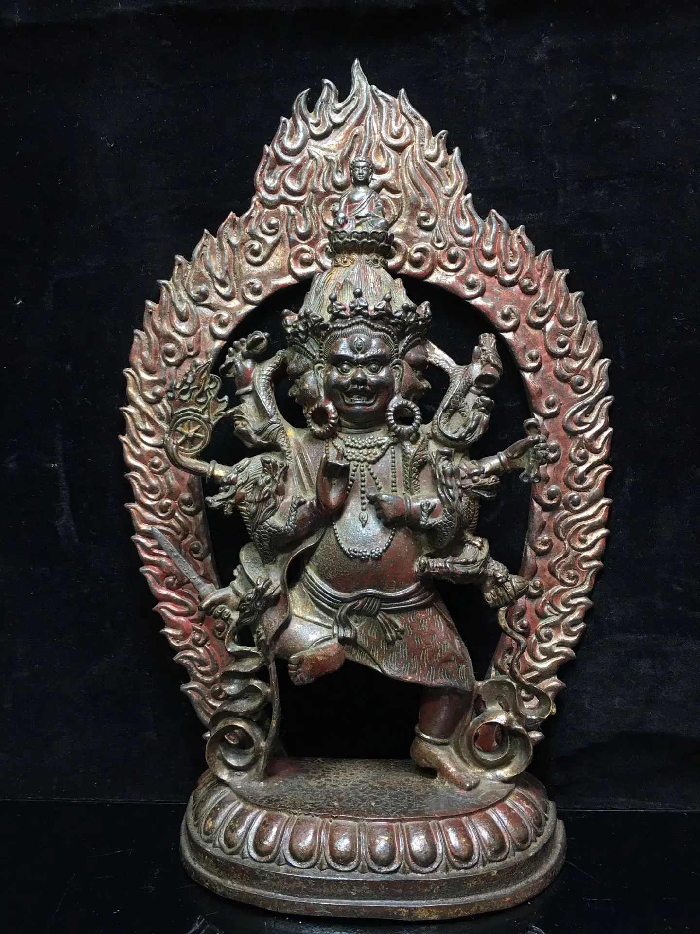 13"Tibetan Temple Old Bronze Cinnabar Lacquer Dirty King Kong Three heads and eight arms Mahakala Yamāntaka Enshrine the Buddha
13"Tibetan Temple Old Bronze Cinnabar Lacquer Dirty King Kong Three heads and eight arms Mahakala Yamāntaka Enshrine the Buddha