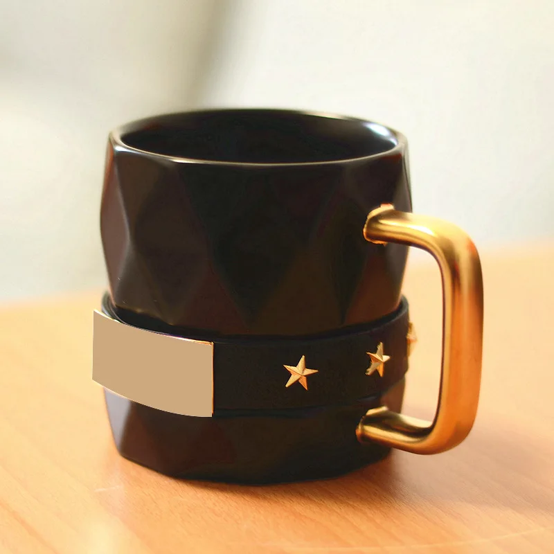 Ceramic Cup Valentine's Day Gift Black and Golden Style Faceted Leather Gold Nameplate Ceramic Cup Drinking Cup Gift Mug
Ceramic Cup Valentine's Day Gift Black and Golden Style Faceted Leather Gold Nameplate Ceramic Cup Drinking Cup Gift Mug