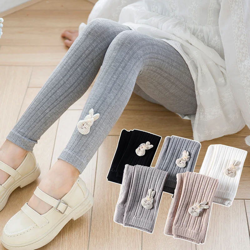Girls cute plaid rabbit jewelry cotton nine-point leggings spring and summer thin princess Korean version of nine-point pants
Girls cute plaid rabbit jewelry cotton nine-point leggings spring and summer thin princess Korean version of nine-point pants