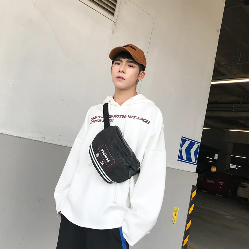 Shoulder bag men's shoulder bag messenger bag Korean version of simple personality mobile phone bag Japanese street style
Shoulder bag men's shoulder bag messenger bag Korean version of simple personality mobile phone bag Japanese street style