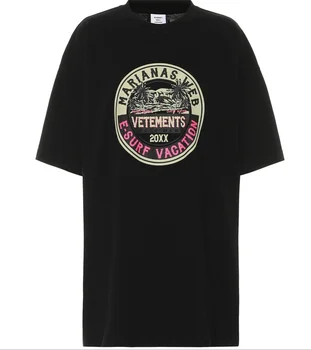 2020 Vetements Black Logo Printed Women Men Short Sleeve T shirt Hiphop Streetwear Men Oversized Kanye Vetements Cotton T shirt
2020 Vetements Black Logo Printed Women Men Short Sleeve T shirt Hiphop Streetwear Men Oversized Kanye Vetements Cotton T shirt