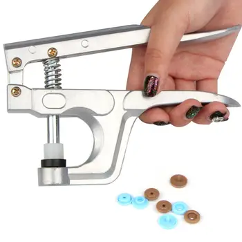 Plastic Snap Fastener Installation Set Button Pliers Resin Press Stud Cloth Tool Hand Pressure Plier Kit with Box
Plastic Snap Fastener Installation Set Button Pliers Resin Press Stud Cloth Tool Hand Pressure Plier Kit with Box