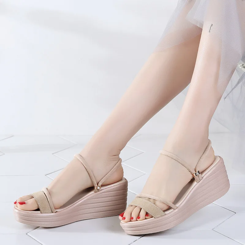 New Style Suede Women's Summer Korean-style Wedge Sandal Gladiator Sandals Small Students High-Heel Thick Bottomed Platform Shoe
New Style Suede Women's Summer Korean-style Wedge Sandal Gladiator Sandals Small Students High-Heel Thick Bottomed Platform Shoe