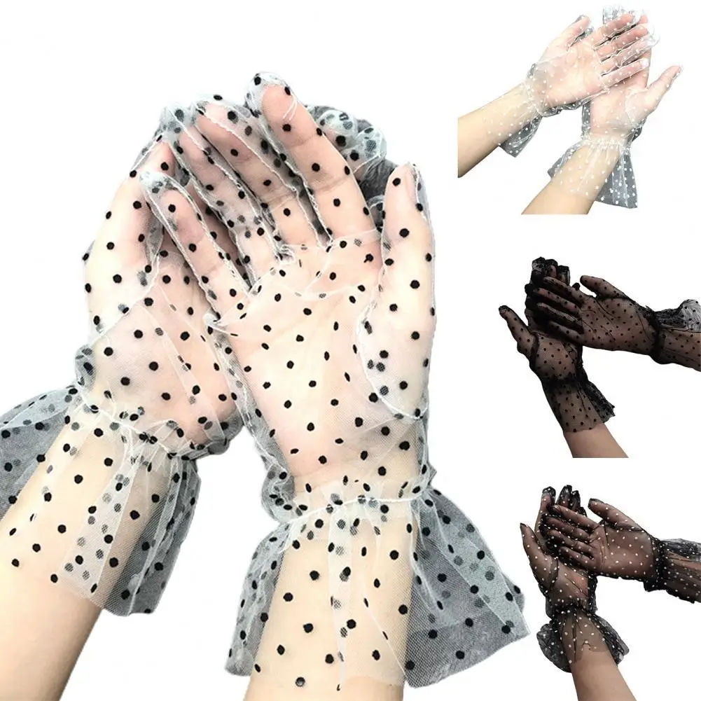 1 Pair Transparent Gloves Short Tulle Dot Print Black White Mesh Tulle Design Lace Female wedding Mittens Dancing Dress Glove
1 Pair Transparent Gloves Short Tulle Dot Print Black White Mesh Tulle Design Lace Female wedding Mittens Dancing Dress Glove