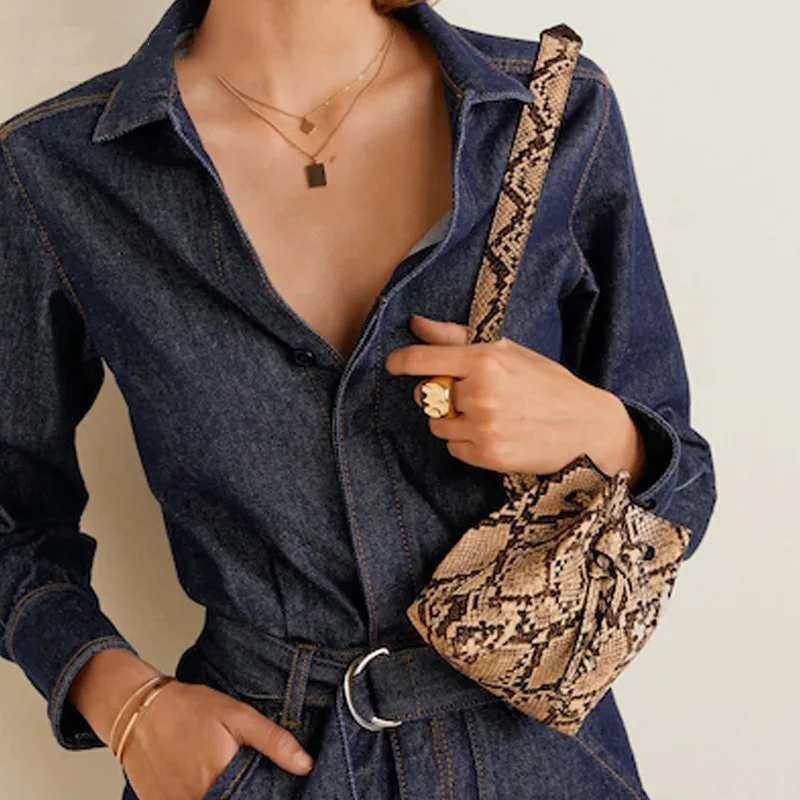 The New 2020 Women Bag Net Celebrity Same Trend Imitation Snake Pattern Crocodile Pattern Fashion Waist Crossbody Chest Bag
The New 2020 Women Bag Net Celebrity Same Trend Imitation Snake Pattern Crocodile Pattern Fashion Waist Crossbody Chest Bag