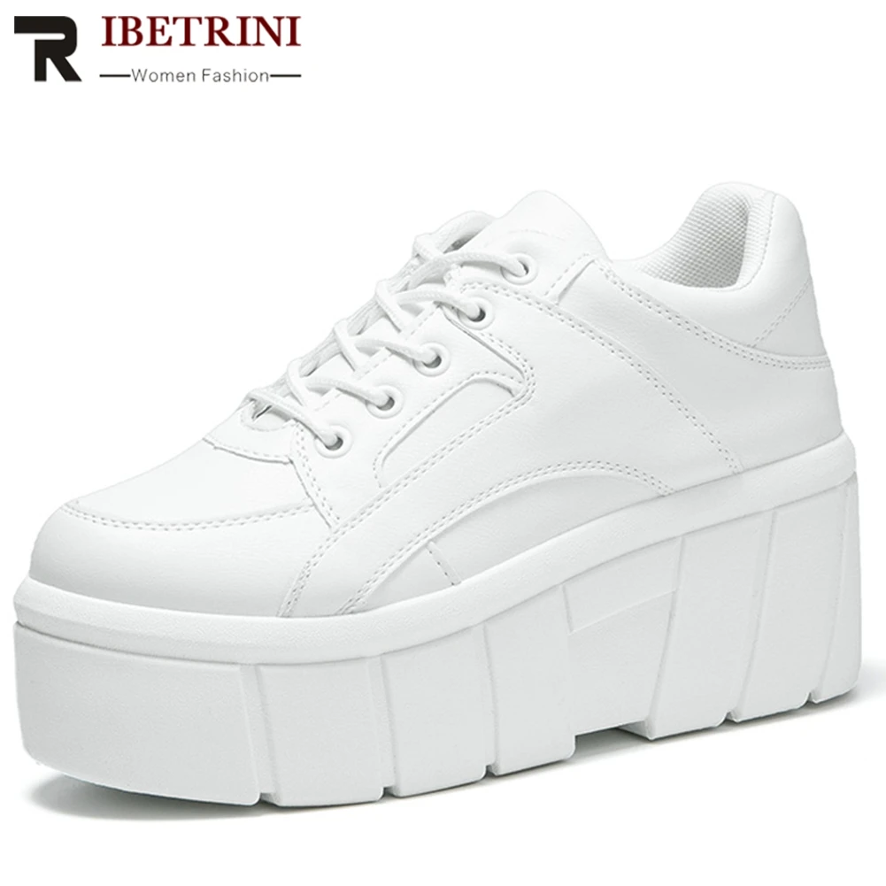 RIBETRINI Brand New Female Flat Platform Lace Up Shoes Woman Fashion Solid Spring Autumn Flats Women 2020 Casual White Flats 
RIBETRINI Brand New Female Flat Platform Lace Up Shoes Woman Fashion Solid Spring Autumn Flats Women 2020 Casual White Flats