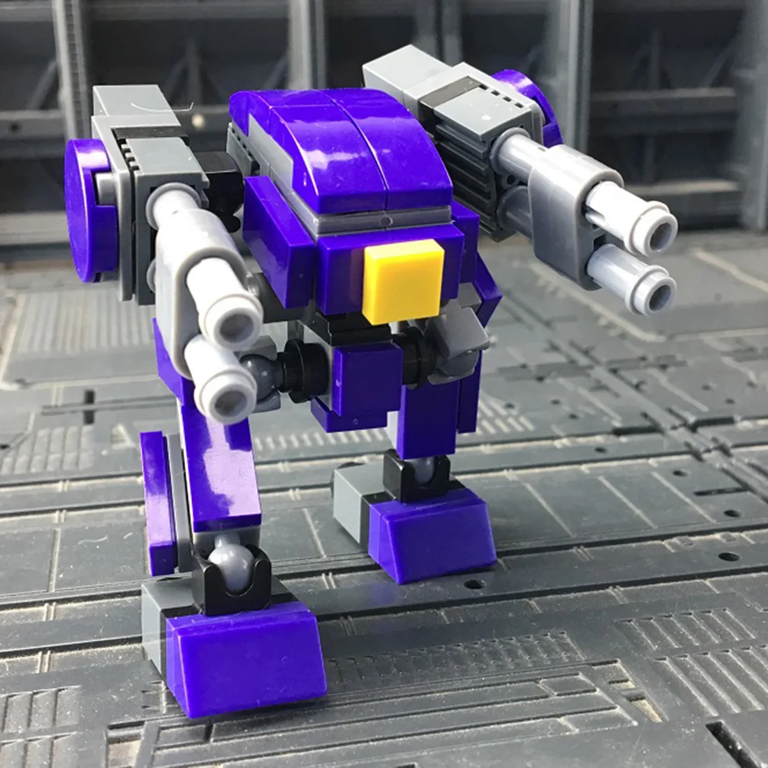 120Pcs STEM MOC TP Factory Guard Mini Mecha Model Small Particle Building Blocks Educational Toy Set - Purple
120Pcs STEM MOC TP Factory Guard Mini Mecha Model Small Particle Building Blocks Educational Toy Set - Purple