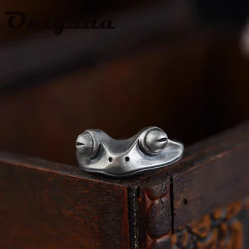 Stainless Steel Ring Frog Retro Personality Creative Animal Unisex Red Garnet Frog Open Adjustable Rings Fine Jewelry
Stainless Steel Ring Frog Retro Personality Creative Animal Unisex Red Garnet Frog Open Adjustable Rings Fine Jewelry