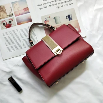 Women's Messenger Bag 2020 New Panelled Handbag Bat Bag Metal Corrugated Empty Decorative Shoulder Bags Women Purse and Handbags 
Women's Messenger Bag 2020 New Panelled Handbag Bat Bag Metal Corrugated Empty Decorative Shoulder Bags Women Purse and Handbags