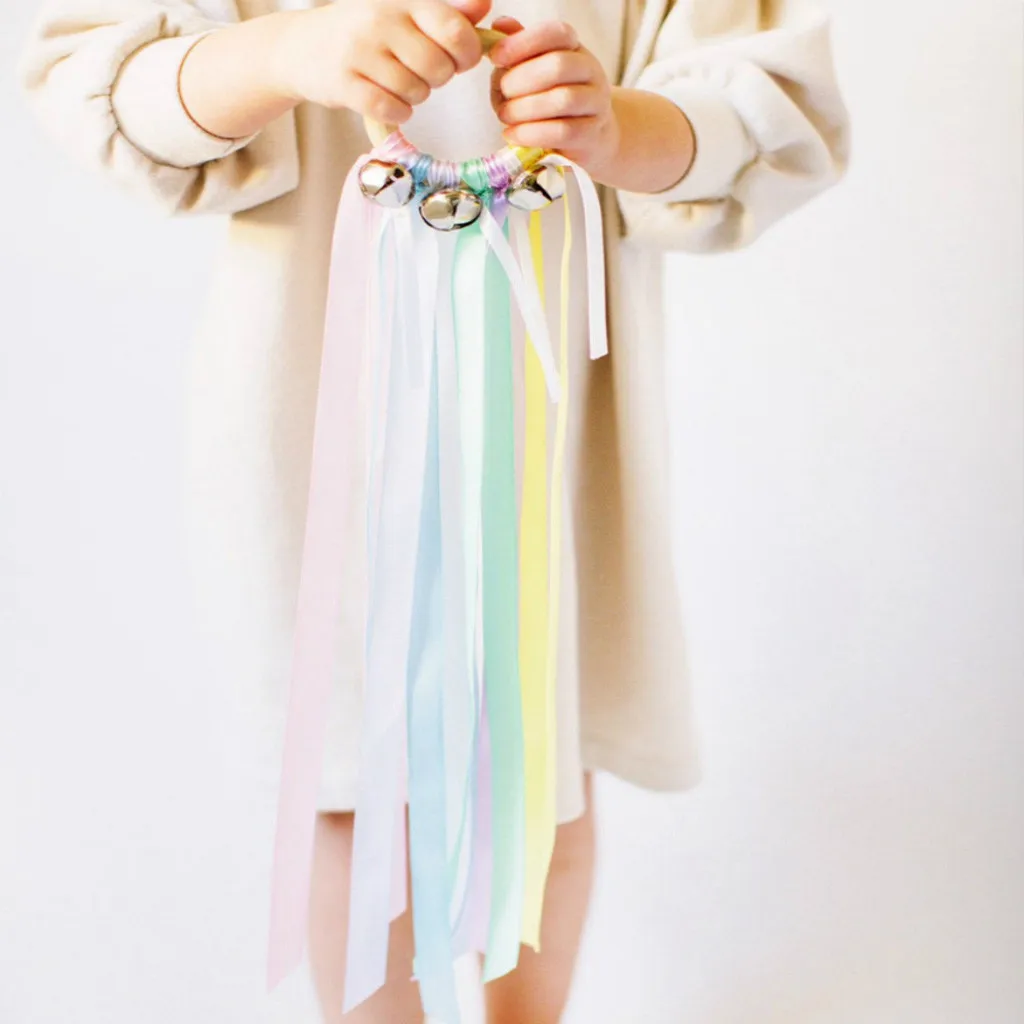 Kids Rainbow Hand Kites Ribbon Wand Wooden Instruments Bells Wood Toys Children's streamer rainbow circle hand kite toy hot sell
Kids Rainbow Hand Kites Ribbon Wand Wooden Instruments Bells Wood Toys Children's streamer rainbow circle hand kite toy hot sell