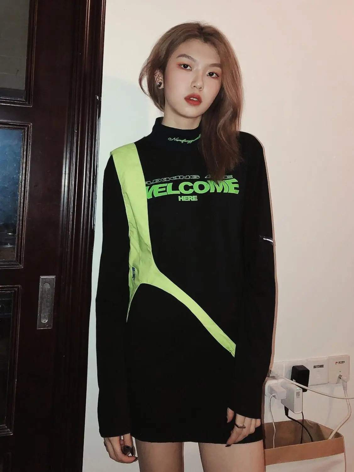 loose, small, high-collar and long sleeves tee in summer in the Korean version of T-shirt with deformed letters women
loose, small, high-collar and long sleeves tee in summer in the Korean version of T-shirt with deformed letters women