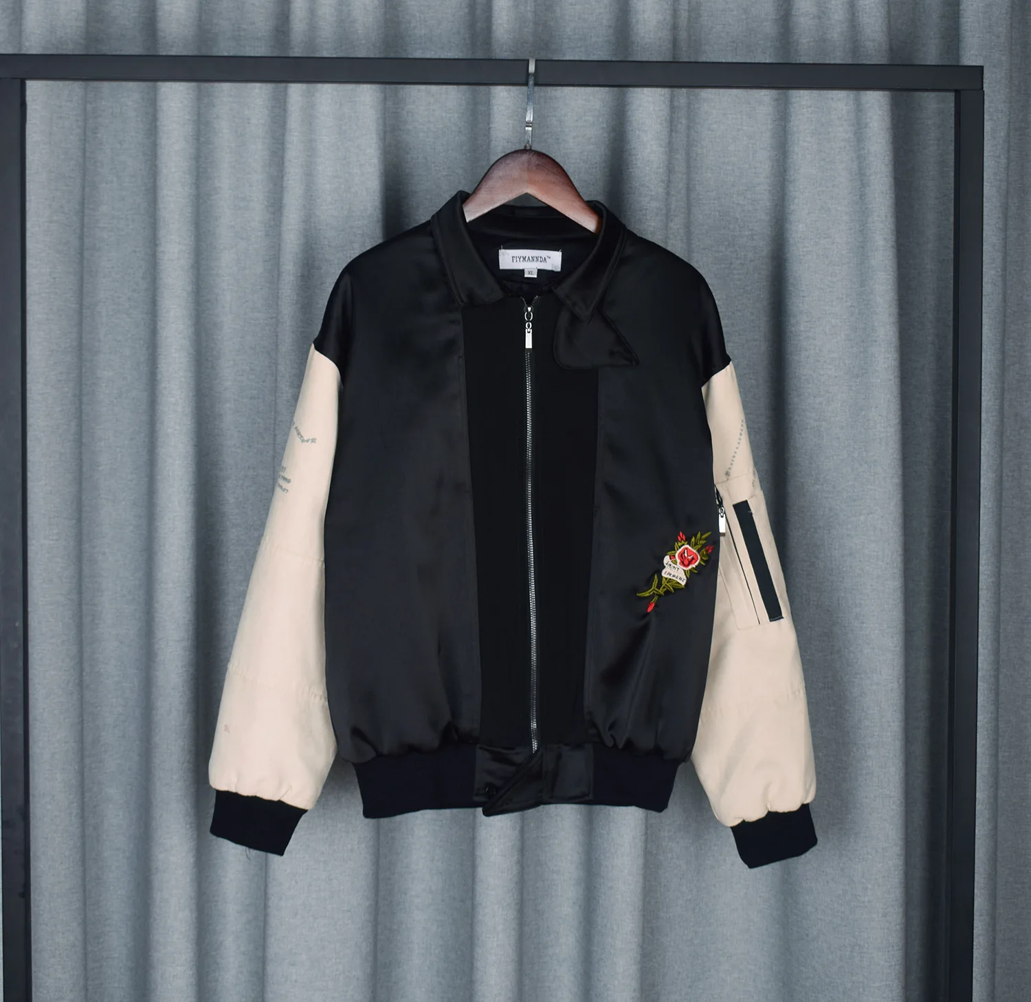 Letter Embroidered Color Jacket Baseball Suit Coat 2019 Autumn Patchwork Turn-down Collar Zipper Black Women Jacket Coat
Letter Embroidered Color Jacket Baseball Suit Coat 2019 Autumn Patchwork Turn-down Collar Zipper Black Women Jacket Coat