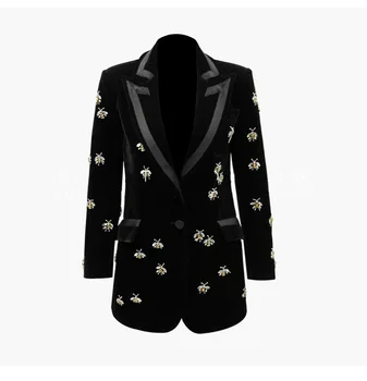 European and American women's autumn winter 2019 new style Long sleeve lapel The bee nail bead Fashionable velvet coat 
European and American women's autumn winter 2019 new style Long sleeve lapel The bee nail bead Fashionable velvet coat