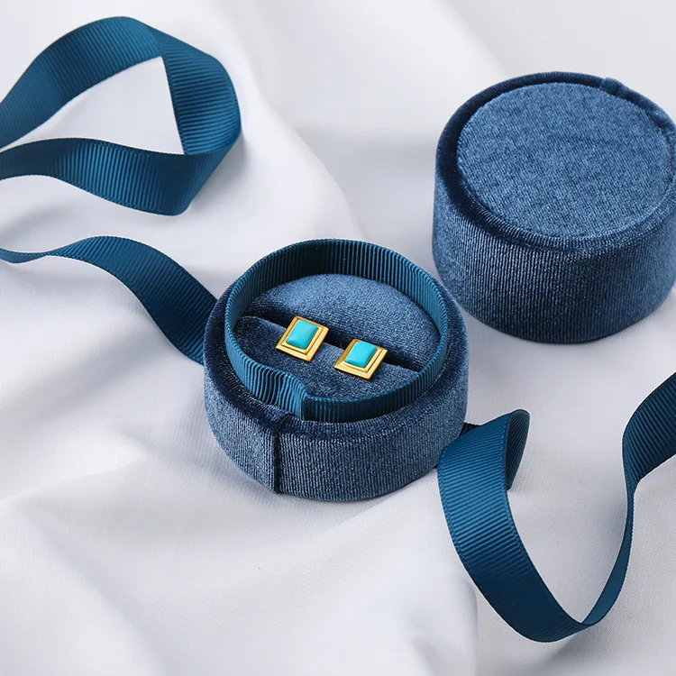CMajor S925 Sterling Silver Elegant Temperament Delicate Sweet and Romantic Geometric Turquoise Stud Earrings for Women
CMajor S925 Sterling Silver Elegant Temperament Delicate Sweet and Romantic Geometric Turquoise Stud Earrings for Women