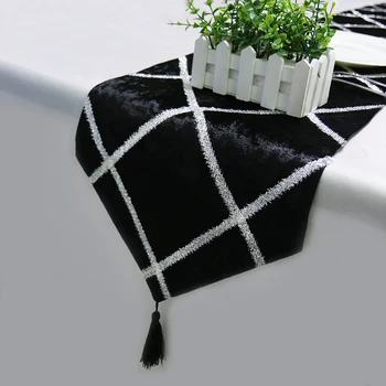 Luxury Fashion Diamond Lattice Velvet Table Runner Bed Runner Party Wedding Decors Stripe End of the Bed Table Cloth Towels
Luxury Fashion Diamond Lattice Velvet Table Runner Bed Runner Party Wedding Decors Stripe End of the Bed Table Cloth Towels