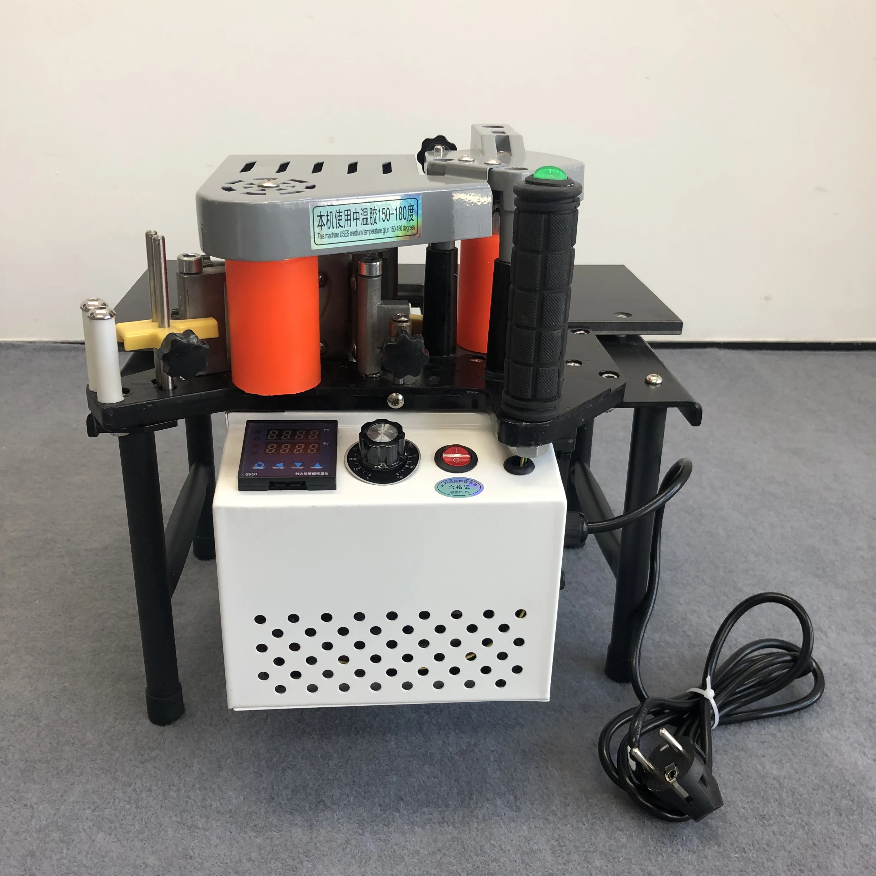 Ручной Кромкооблицовочный станок для деревообработки для домашнего хозяйства портативный двухсторонний склеивающий портативный маленький 
Ручной Кромкооблицовочный станок для деревообработки для домашнего хозяйства портативный двухсторонний склеивающий портативный маленький