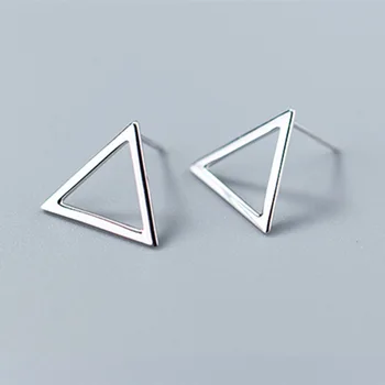 Korean Style Elegant and Sweet Hollow Geometric Triangle Stud Earrings for Men and Women Simple and Exquisite Glossy Ear Jewelry
Korean Style Elegant and Sweet Hollow Geometric Triangle Stud Earrings for Men and Women Simple and Exquisite Glossy Ear Jewelry