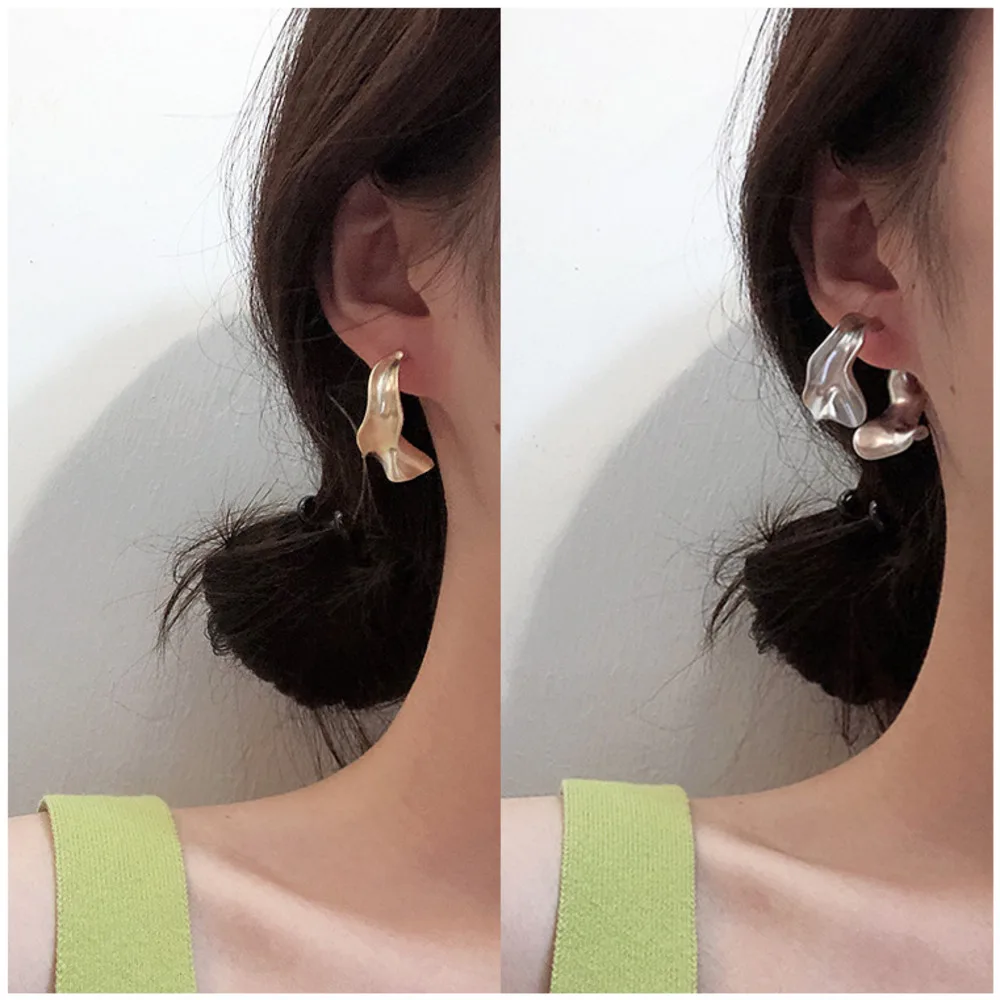 Korea Exaggerated Twisted Matte Metal Earrings A Two-wear Fashion Women's Earrings 2019 Baroque Retro Men's Jewelry
Korea Exaggerated Twisted Matte Metal Earrings A Two-wear Fashion Women's Earrings 2019 Baroque Retro Men's Jewelry