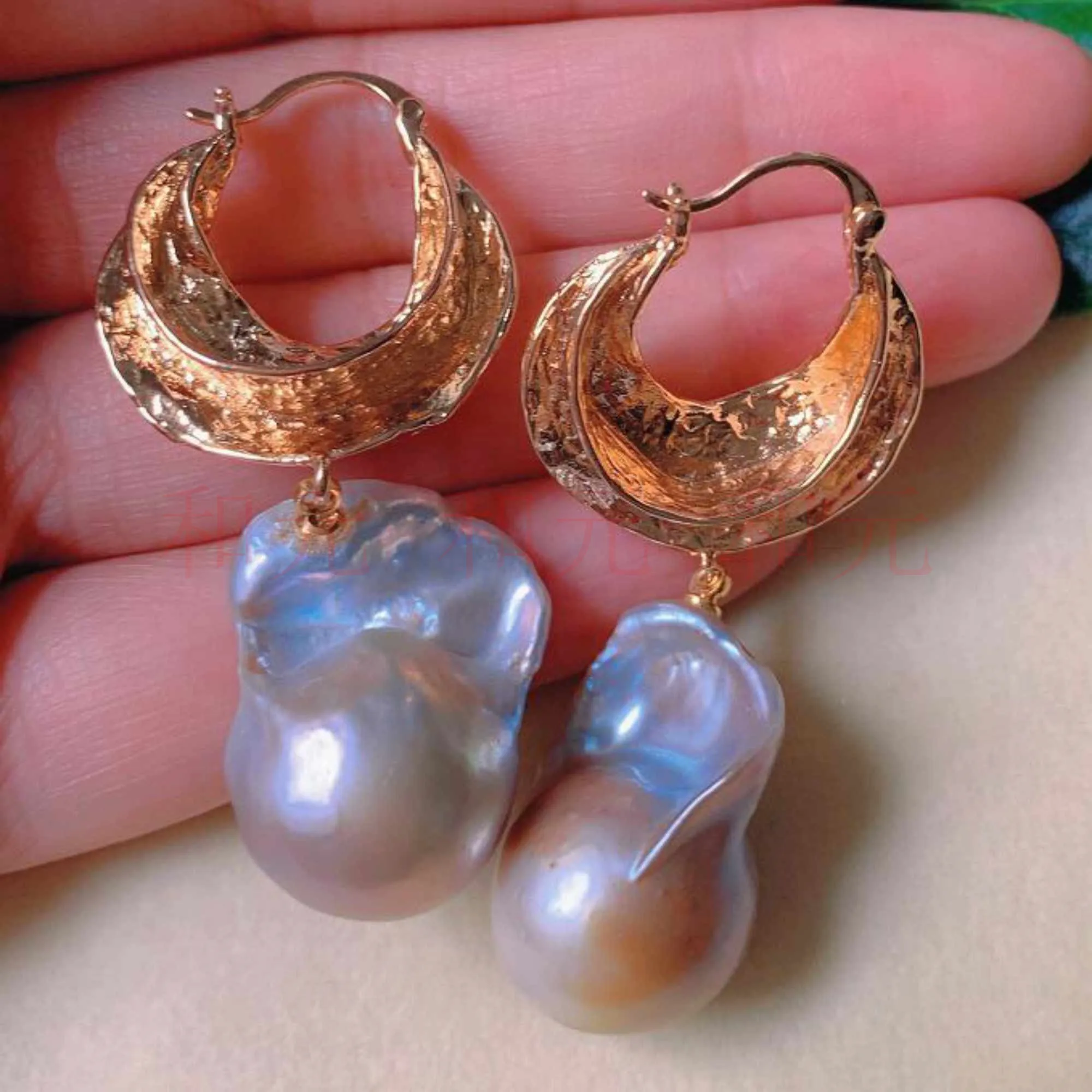 

Handmade natural Multicolor Baroque Pearl 18k Earrings Handmade Clip-on Diamond Stud Platinum Children Gemstone Office Crystal