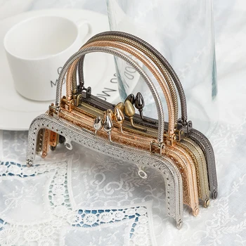 BDTHOOO 10pcs 16.5cm Metal Purse Frames Kiss Clasp Lock for DIY Making Handbag Handle Hand-held Clasps Bag Accessories 4 Color
BDTHOOO 10pcs 16.5cm Metal Purse Frames Kiss Clasp Lock for DIY Making Handbag Handle Hand-held Clasps Bag Accessories 4 Color