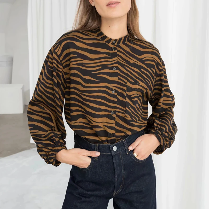 Women's Animal Printed Blouses Leopard Autumn Demi-season Casual Vintage Shirt Tops Long Sleeve Loose Girl Top Christmas Clothes
Women's Animal Printed Blouses Leopard Autumn Demi-season Casual Vintage Shirt Tops Long Sleeve Loose Girl Top Christmas Clothes