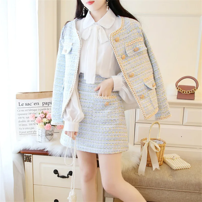 2020 Autumn Tweed Women 2 Piece Outfits Set Fashion Gold Button Long sleeves Woolen Tweed Jacket Coat+Elegant A-Line Skirt Suits
2020 Autumn Tweed Women 2 Piece Outfits Set Fashion Gold Button Long sleeves Woolen Tweed Jacket Coat+Elegant A-Line Skirt Suits