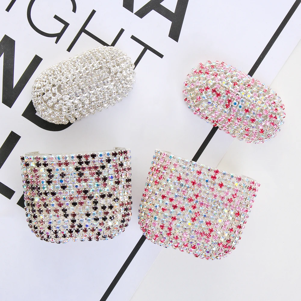 Bling Diamonds Hard Shell Case Protective Cover New Fashion Wireless Anti-scratch Box Bluetooth Earphone Case for Apple Airpods
Bling Diamonds Hard Shell Case Protective Cover New Fashion Wireless Anti-scratch Box Bluetooth Earphone Case for Apple Airpods