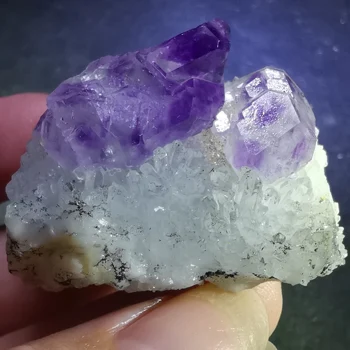 38.5gNatural rare purple fluorite mineral specimen stone and CRYSTAL HEALING CRYSTAL QUARTZ GEM
38.5gNatural rare purple fluorite mineral specimen stone and CRYSTAL HEALING CRYSTAL QUARTZ GEM