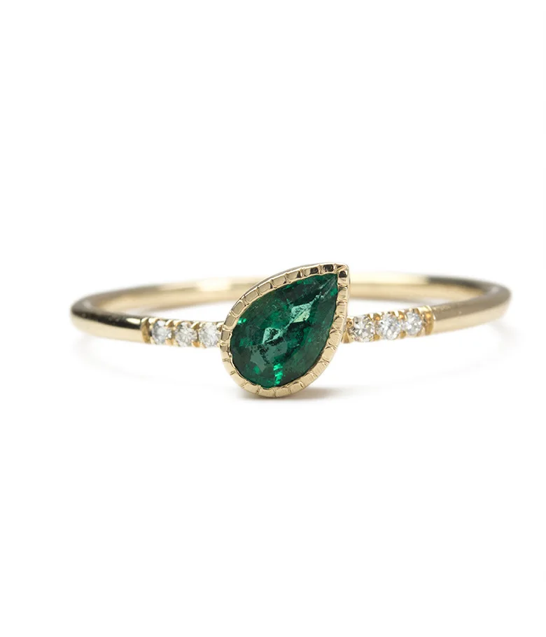Cross-border Sources European and American Ring Pear-shaped Ring Hand-decorated Explosive Jewelry
Cross-border Sources European and American Ring Pear-shaped Ring Hand-decorated Explosive Jewelry