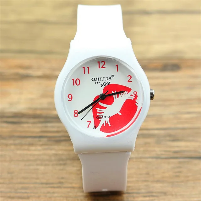 

new fashion women luxury brand quartz watch high quality girls sex Lips dial Imported movement Silica gel waterproof Ver chicas