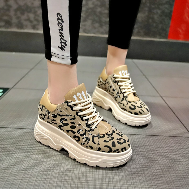 Spring Leopard Sneakers for Women Shoes Female Chunky Sneakers 2019 Dames Heart Shape Platform Sneaker Creeper chaussures femme
Spring Leopard Sneakers for Women Shoes Female Chunky Sneakers 2019 Dames Heart Shape Platform Sneaker Creeper chaussures femme
