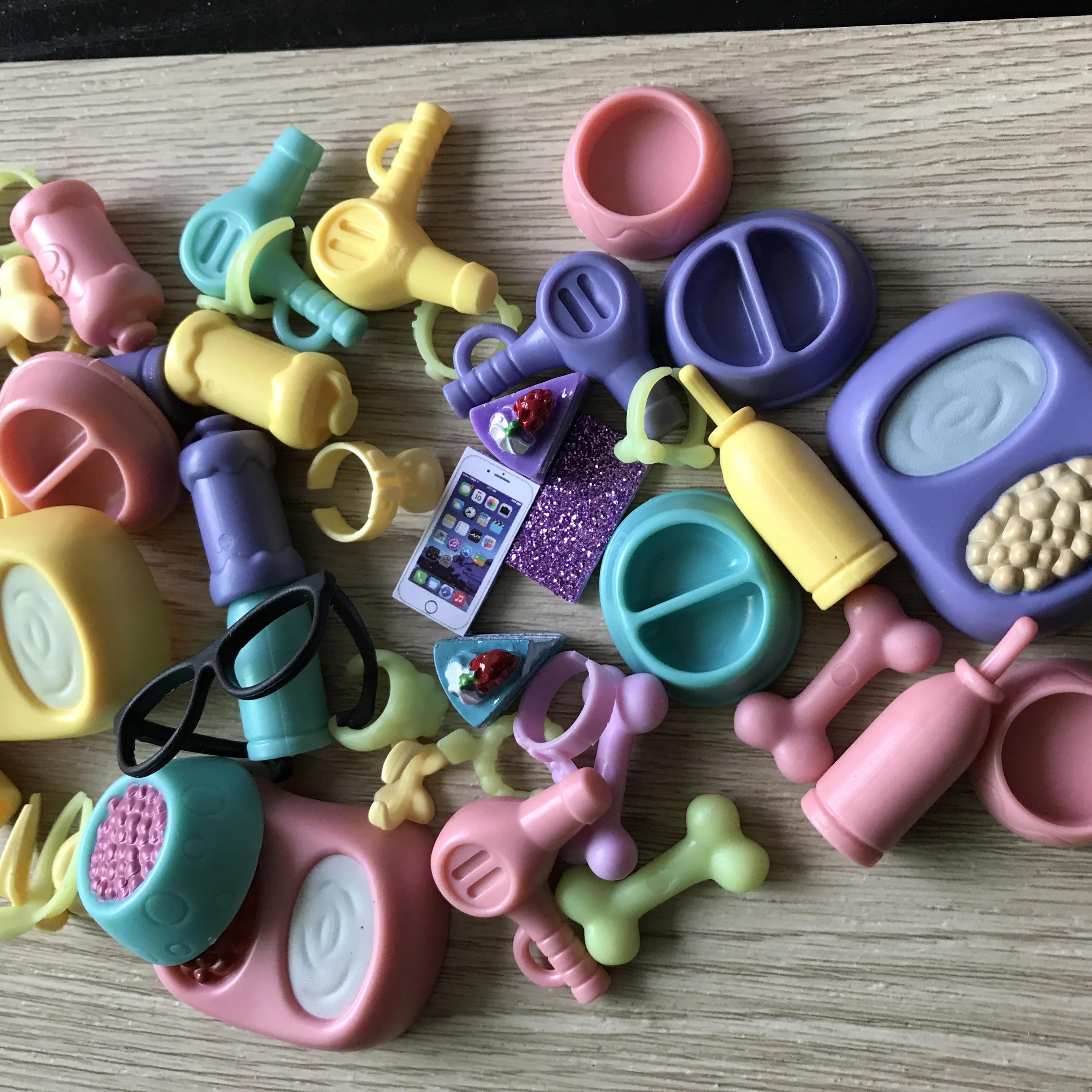 Cartoon Animals Accessories (15pcs Random)Pet Accessories for Pet for Cats and Dogs Best Gift Kids Toy *PET NOT INCLUDED*
Cartoon Animals Accessories (15pcs Random)Pet Accessories for Pet for Cats and Dogs Best Gift Kids Toy *PET NOT INCLUDED*