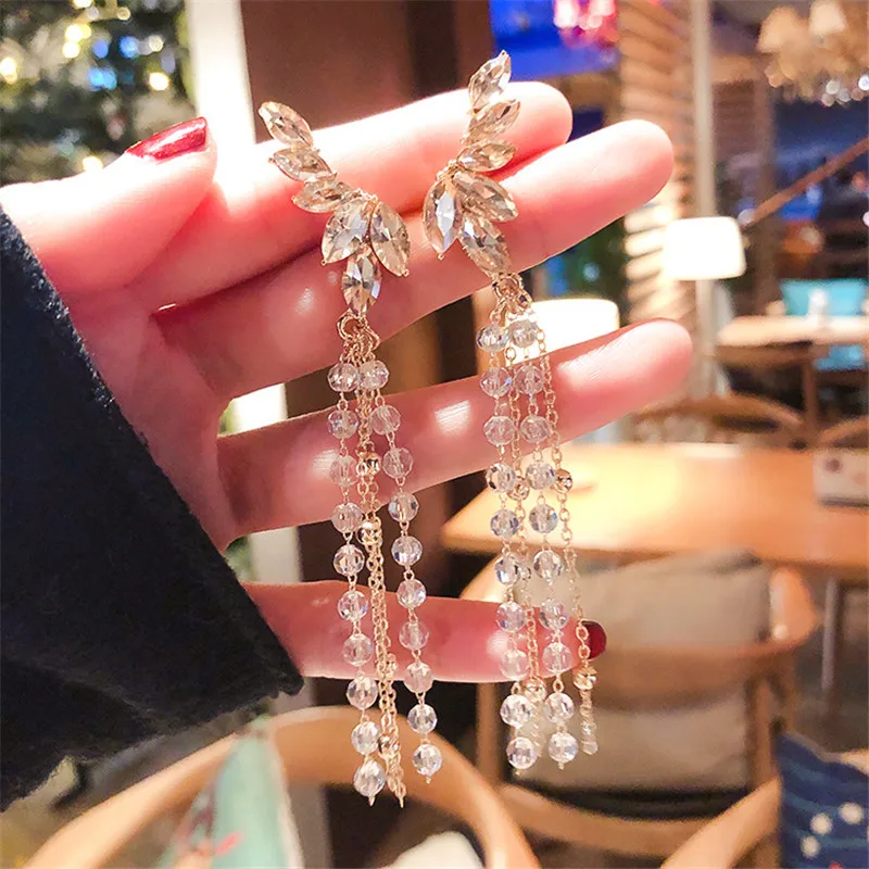 FYUAN Shiny Rhinestone Drop Earrings for Women 2019 Bijoux Long Tassel Angel Wings Dangle Earrings Statement Earrings Jewelry
FYUAN Shiny Rhinestone Drop Earrings for Women 2019 Bijoux Long Tassel Angel Wings Dangle Earrings Statement Earrings Jewelry