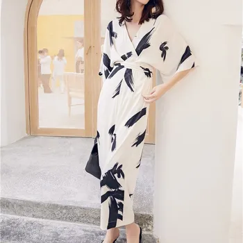 New Arrival Spring V-Neck Sashes Slim Jumpsuits Solid Ladies Casual Loose Floral Print Wide-Leg Rompers
New Arrival Spring V-Neck Sashes Slim Jumpsuits Solid Ladies Casual Loose Floral Print Wide-Leg Rompers