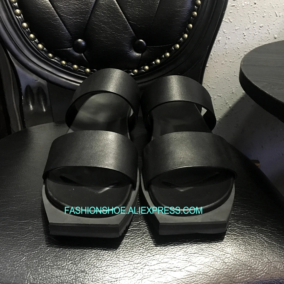 Full Grain leather Men Slippers Handmade Summer Hot Sandals Flat heel Rome Style Mens Slides
Full Grain leather Men Slippers Handmade Summer Hot Sandals Flat heel Rome Style Mens Slides