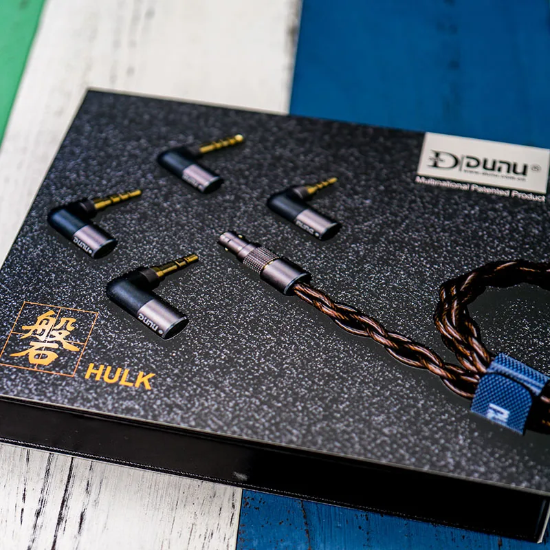 Dunu HULK 2.5/4.4/3.5mm Balanced Single Crystal Copper Upgrade Line MMCX 0.78 Double Pin QDC Cable For Shure TFZ Xelento KZ
Dunu HULK 2.5/4.4/3.5mm Balanced Single Crystal Copper Upgrade Line MMCX 0.78 Double Pin QDC Cable For Shure TFZ Xelento KZ