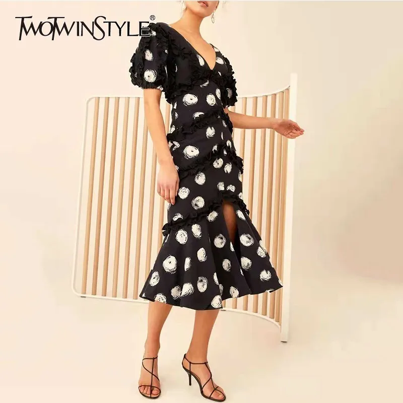 TWOTWINSTYLE Elegant Polka Dot Dresses Women V Neck Tunic Puff Half Sleeve Split Ruffle Dress Female 2019 Spring Fashion Tide
TWOTWINSTYLE Elegant Polka Dot Dresses Women V Neck Tunic Puff Half Sleeve Split Ruffle Dress Female 2019 Spring Fashion Tide
