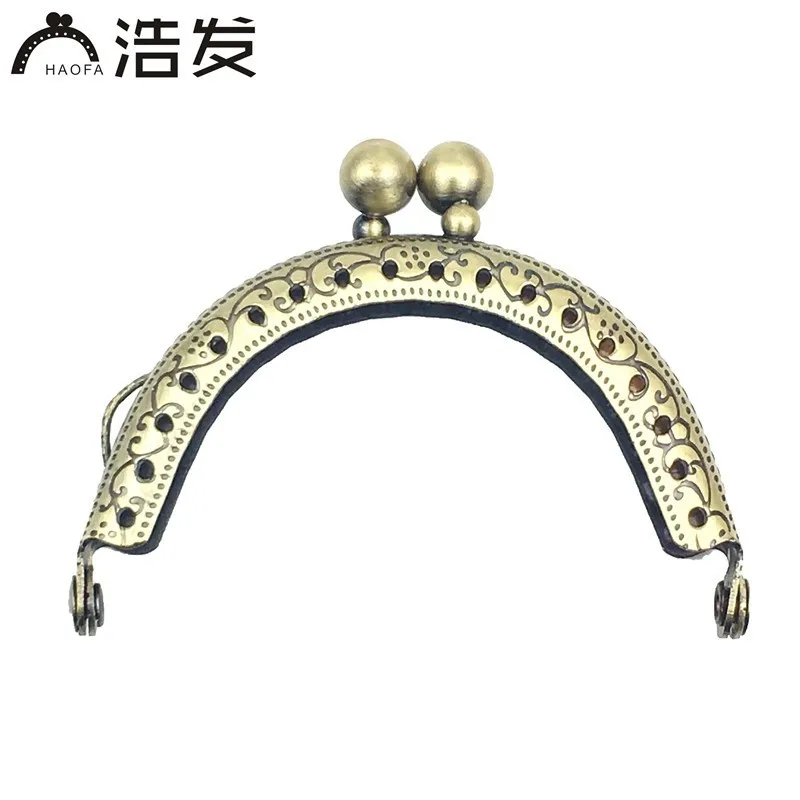 HAOFA 6.5cm Accessories for Bags Camber Pattern Bronze Metal Purse Frame Water Drop Handle Making Kiss Clasp handbag Hardware
HAOFA 6.5cm Accessories for Bags Camber Pattern Bronze Metal Purse Frame Water Drop Handle Making Kiss Clasp handbag Hardware