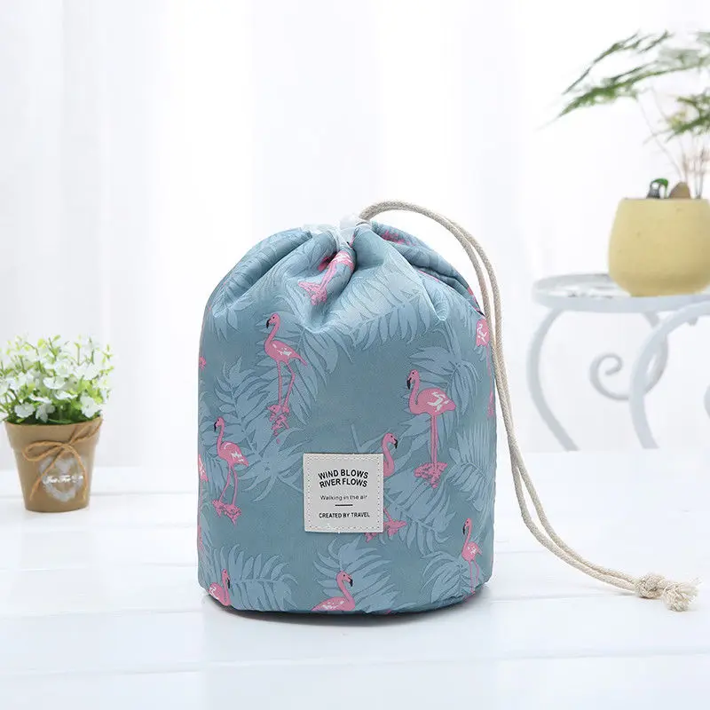 Fashion Barrel Shaped Travel Cosmetic Bag Make Up Bag Drawstring Elegant Drum Wash Kit Bags Makeup Organizer Storage Beauty Bag
Fashion Barrel Shaped Travel Cosmetic Bag Make Up Bag Drawstring Elegant Drum Wash Kit Bags Makeup Organizer Storage Beauty Bag