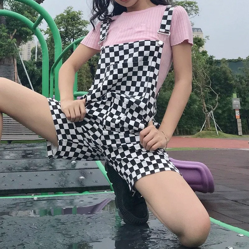 2019 New Strap Backless Checkerboard Rompers Summer Women Sexy High Waist Plaid Shorts Jumpsuit Casual Loose Romper
2019 New Strap Backless Checkerboard Rompers Summer Women Sexy High Waist Plaid Shorts Jumpsuit Casual Loose Romper