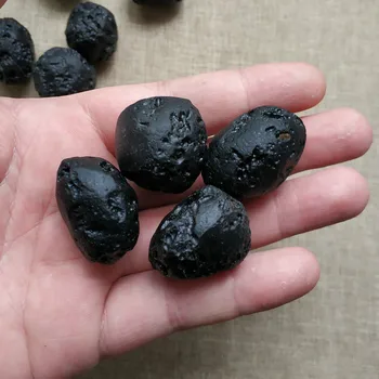 Natural Thai black glass meteorite original stone Morey Gongshi ore specimen hand piece play diy original stone pendant
Natural Thai black glass meteorite original stone Morey Gongshi ore specimen hand piece play diy original stone pendant