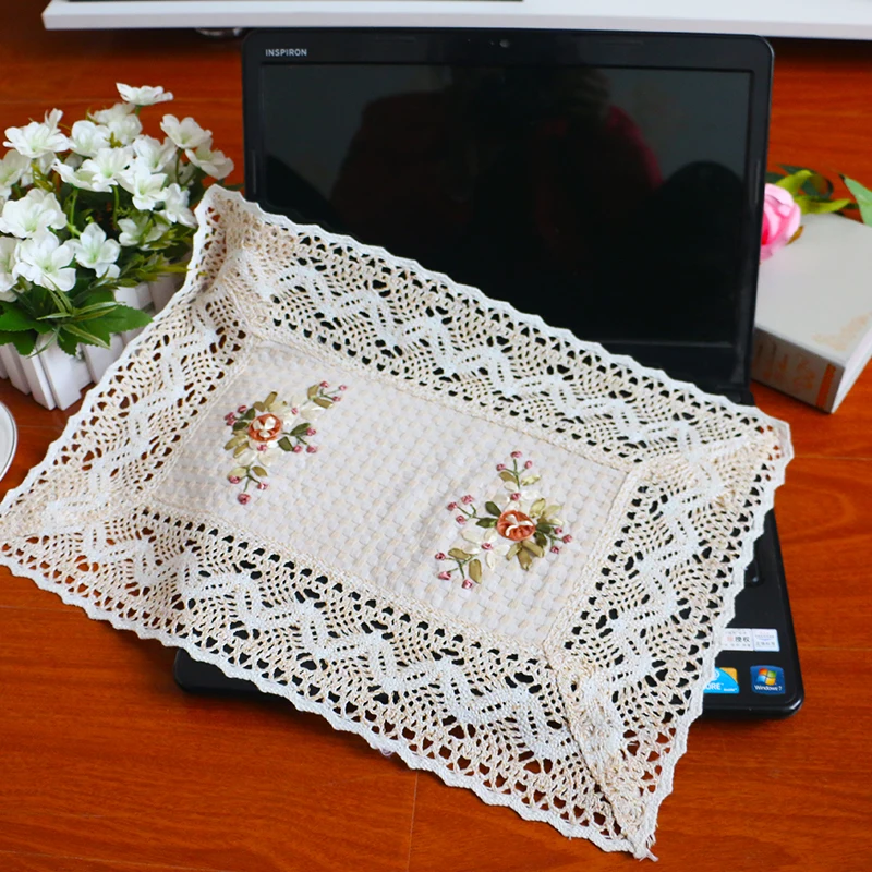 2 Sizes Pastoral Crochet Dining Doily Embroidery Flowers Linen Tablecloh Coffee Drink Coaster Set For Wedding Christmas Placemat
2 Sizes Pastoral Crochet Dining Doily Embroidery Flowers Linen Tablecloh Coffee Drink Coaster Set For Wedding Christmas Placemat