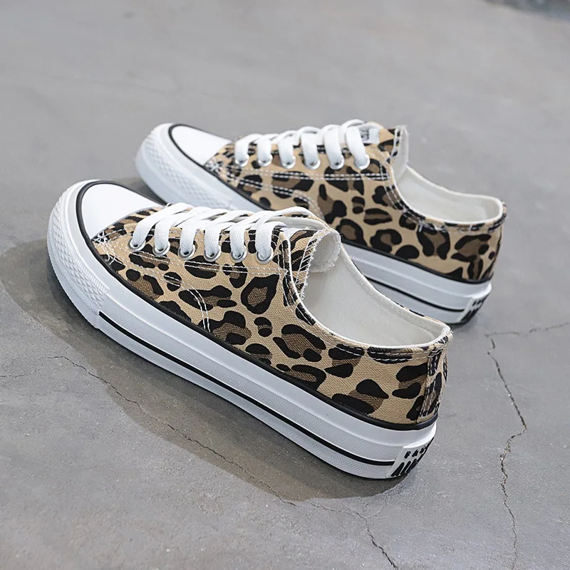 New Leopard Low Canvas Shoes Woman Sneakers Platform Student Print Casual Shoes Women Light Lace Up Ladies Sneakers White Shoes
New Leopard Low Canvas Shoes Woman Sneakers Platform Student Print Casual Shoes Women Light Lace Up Ladies Sneakers White Shoes