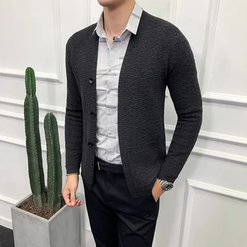 2018 autumn and winter new knit cardigan thin section business casual fashion high-end sweater coat Korean version
2018 autumn and winter new knit cardigan thin section business casual fashion high-end sweater coat Korean version