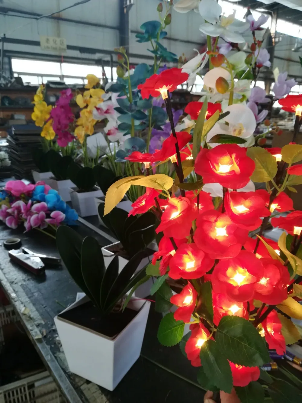 Free Shipping LED Blossom Mini Rose Flower Branch light 20' with 60Led Plus green leaf decoration Home Party Wedding Christmas
Free Shipping LED Blossom Mini Rose Flower Branch light 20' with 60Led Plus green leaf decoration Home Party Wedding Christmas