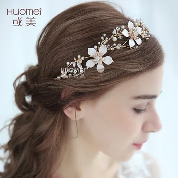 2020 Beautiful Bride Headwear Golden Flower Wedding Hair Jewelery Band Wedding Dress Accessories Photograph Ornaments Hot Sell
2020 Beautiful Bride Headwear Golden Flower Wedding Hair Jewelery Band Wedding Dress Accessories Photograph Ornaments Hot Sell